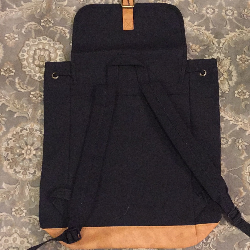 Canvas Backpack - Picture 3 of 4